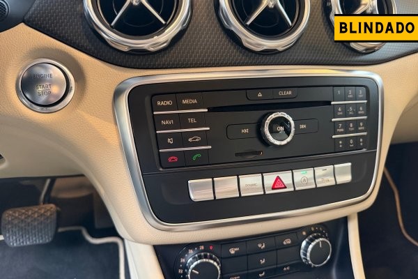MERCEDES-BENZ GLA 200 1.6 CGI FLEX STYLE 7G-DCT 2019/2020 MERCEDES-BENZ GLA 200 1.6 CGI FLEX STYLE 7G-DCT 2019/2020